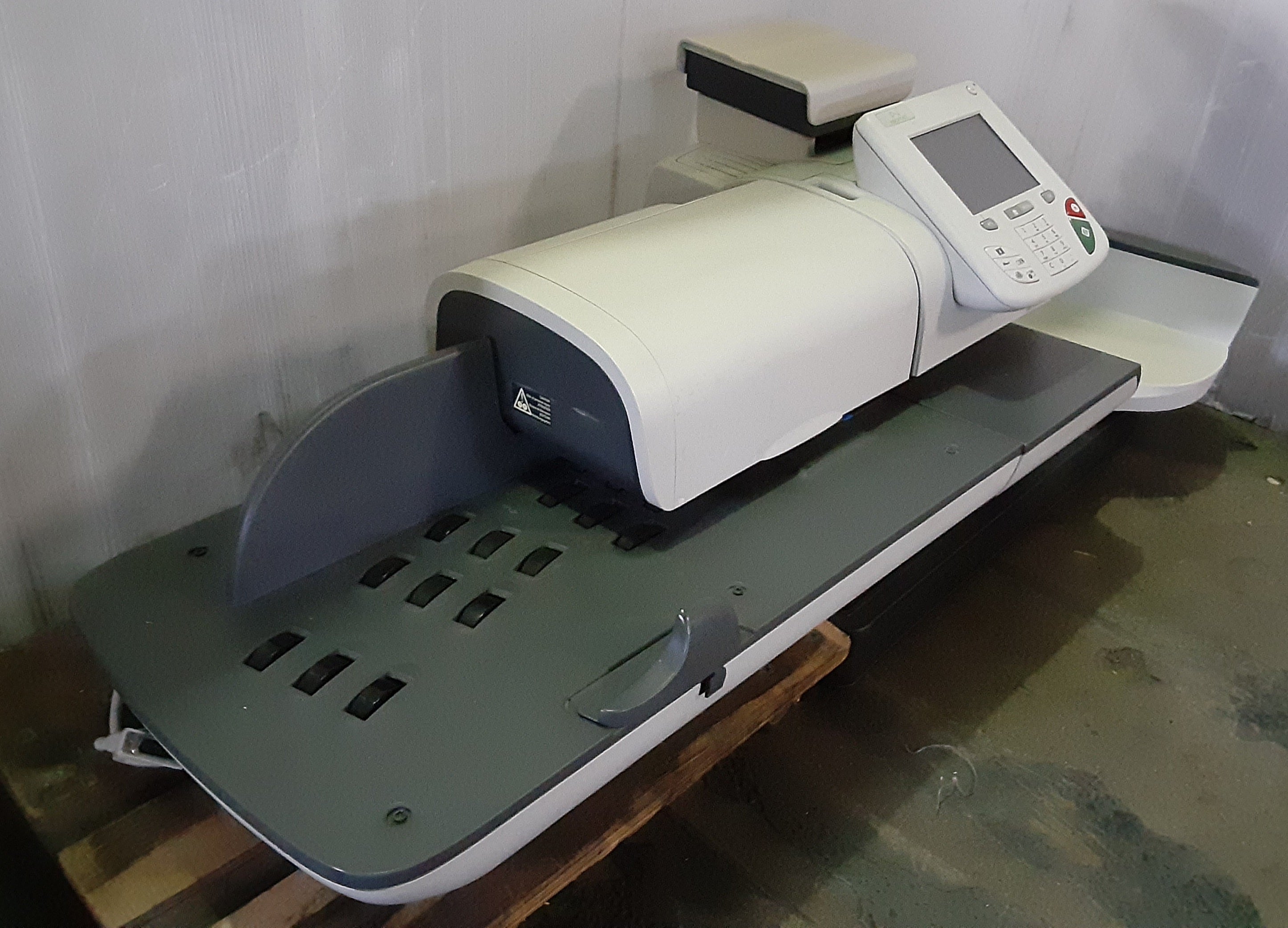中古 ネオポスト製 IS-480 郵便料金計器(印影印刷機) 最大処理速度150通/分 - 中古機械販売 カミカッコー