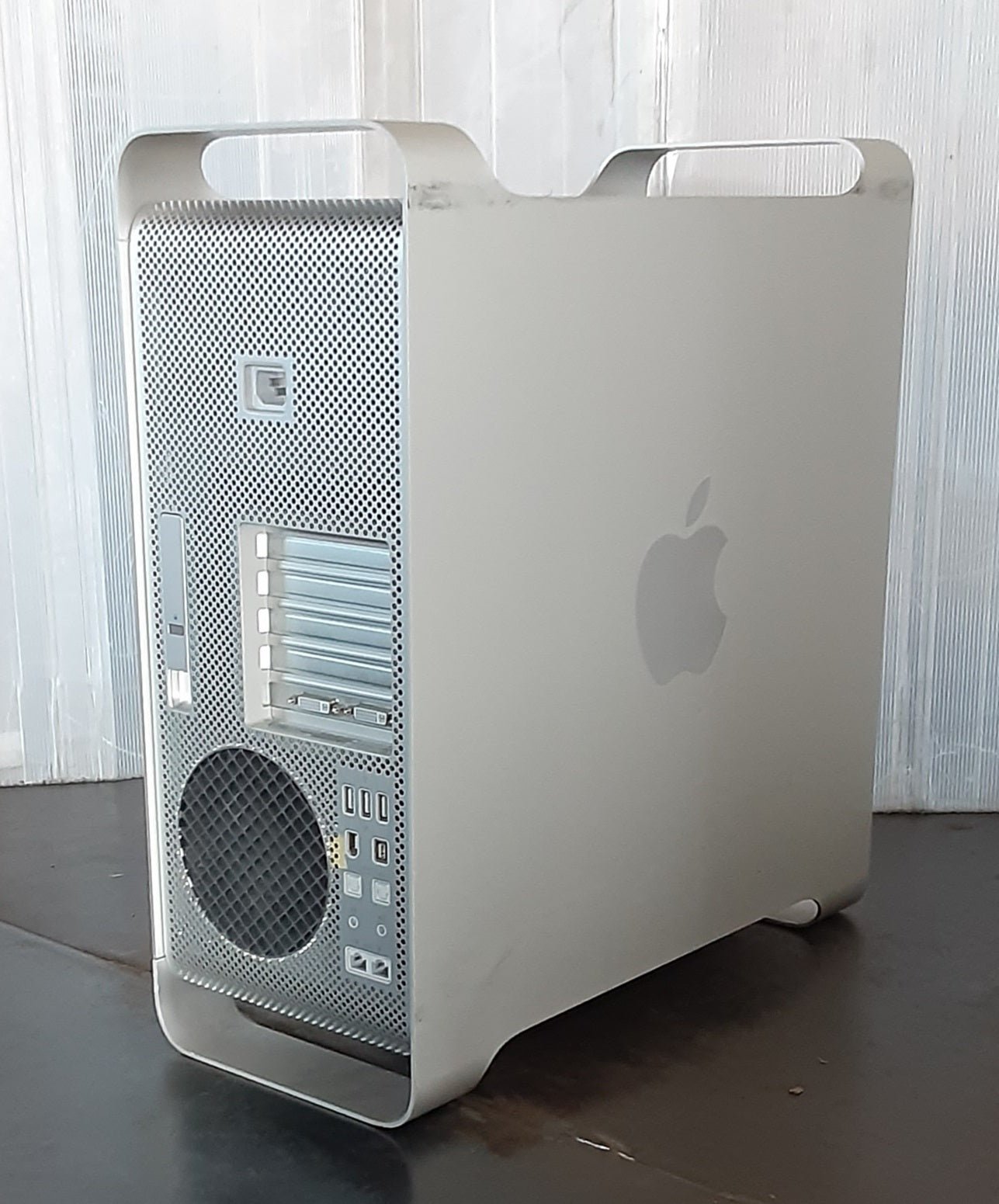 中古 アップル(Apple)製 MacPro /2.66QX/2X512/7300GT/500/SD パソコン DTP用